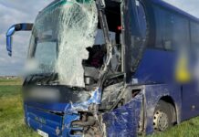 ДТП на трасі Н-22 біля Зорі: зіткнулися автобус та мікроавтобус ДТП на трасі Н-22 біля Зорі