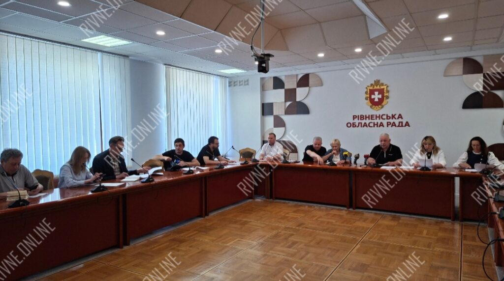 Керівництво «Батьківщини» ввели в оману: Микола Кучерук прокоментував розпуск «білосердечних» в облраді 2 Депутати Рівненської обласної ради