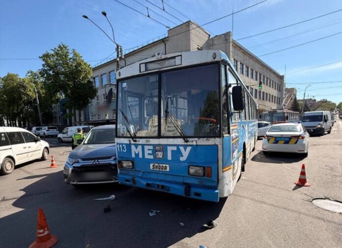 ДТП у центрі Рівного ДТП у центрі Рівного