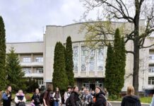 Ще одна група школярів з Рівненщини поїхала на оздоровлення до «Артеку» Група школярів на відпочинок
