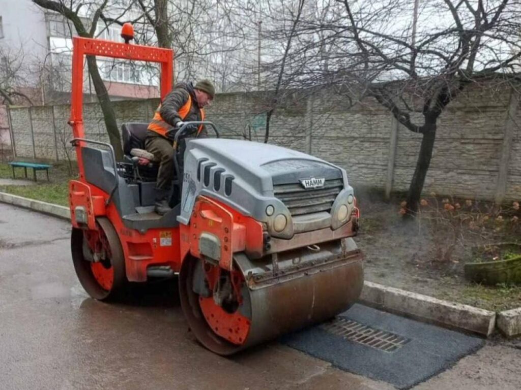 Повідомили на яких вулицях Рівного сьогодні ускладнення руху 1