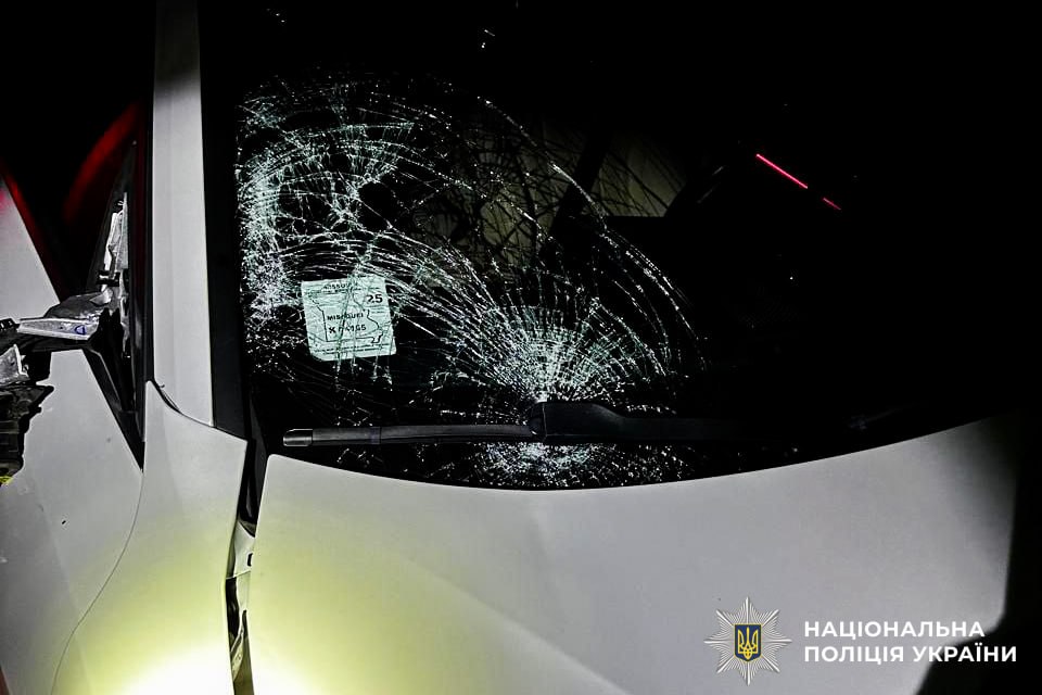 Смертельна нічна ДТП у Сарнах: подробиці загибелі 17-річного юнака 2 Наслідки нічного зіткнення BMW та скутера