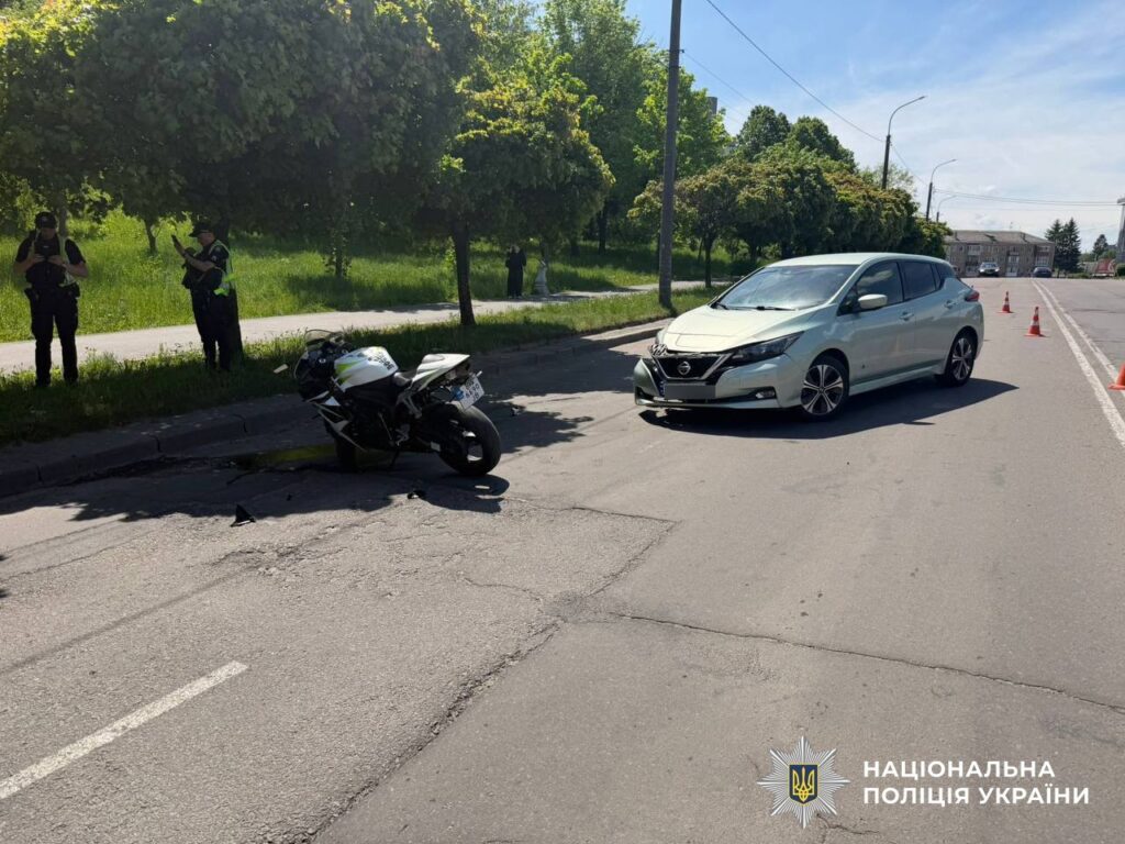 У Рівному водій авто перетнув подвійну суцільну і збив мотоцикліста 2 Наслідки порушення правил дорожнього руху