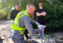 В Острозі поліцейські затримали дилера психотропів та вилучили у нього «товару» на понад 800 тисяч гривень В Острозі затримали дилера психотропів