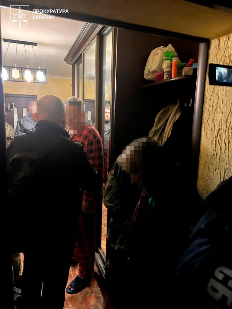 Поліцію підозрюють у покриванні порноофісів