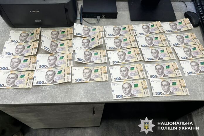 Рівнянина ошукали на 3 тисячі доларів