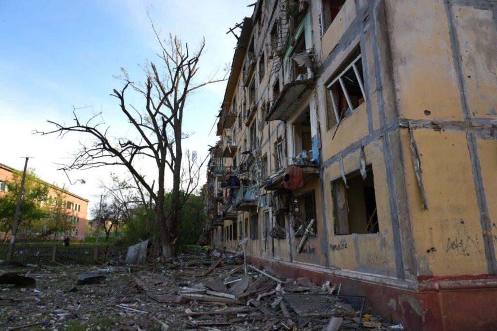 Обстріл Краматорська: росіяни вдарили ФАБами по центру міста, є загиблі та поранені 3 Росіяни атакували Краматорськ