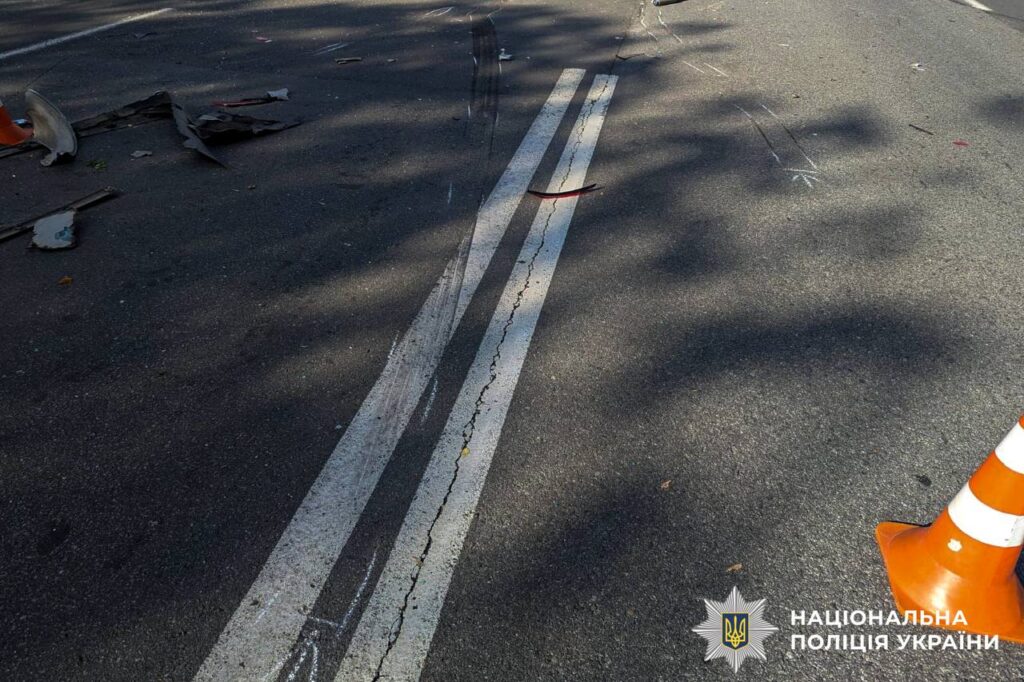 Потрощені авто та госпіталізація: у Рівному сталася масштабна потрійна ДТП 3 Слідчі документують обставини потрійної ДТП рівне