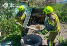 Трагедія у Шпанові: рятувальники дістали з колодязя тіло чоловіка Трагедія у Шпанові