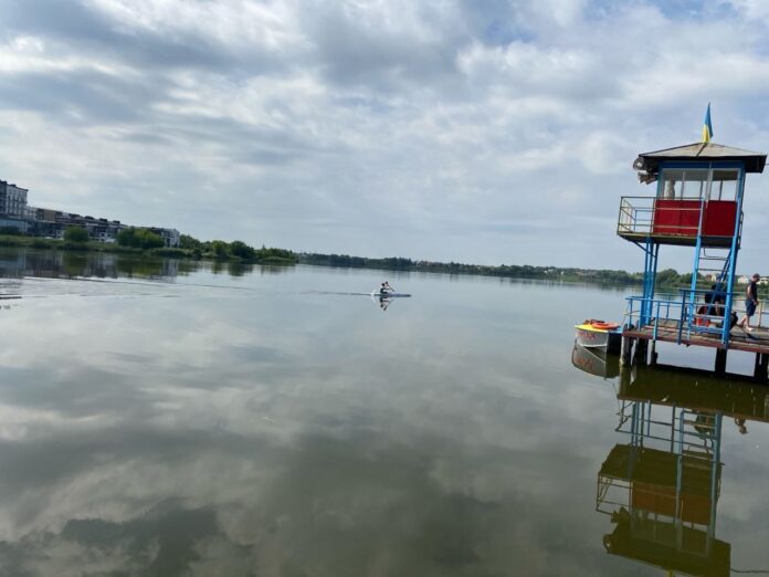 Чи прогрілися вже водойми Рівненщини для безпечного купання