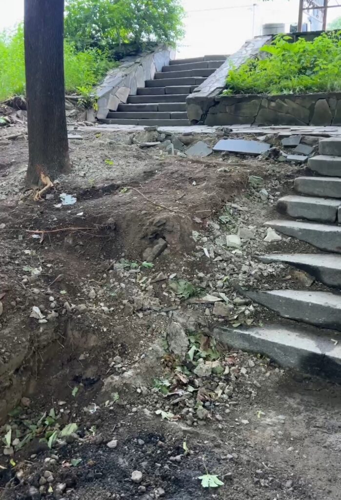 Оновлять сквер імені Віктора Чайки у Рівному 1