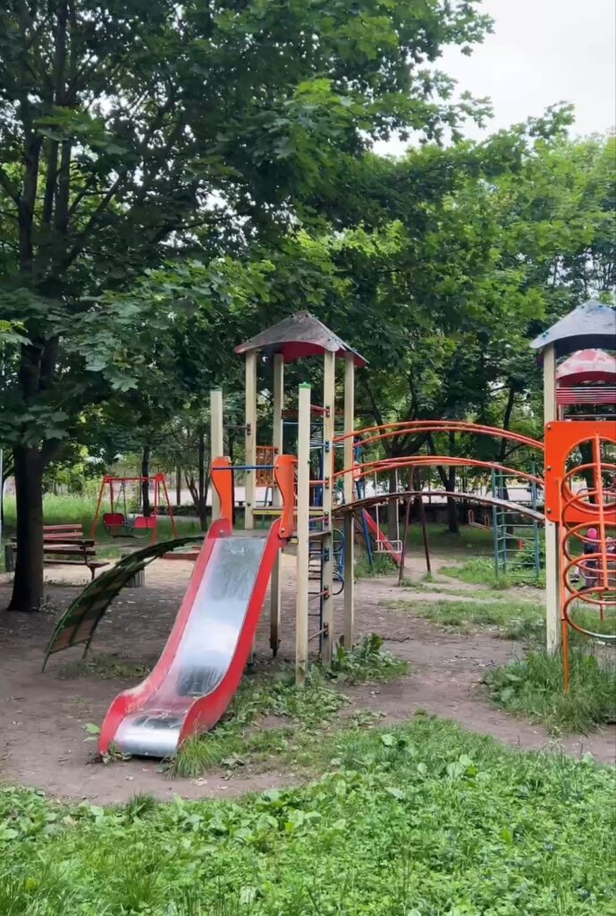 Оновлять сквер імені Віктора Чайки у Рівному 2