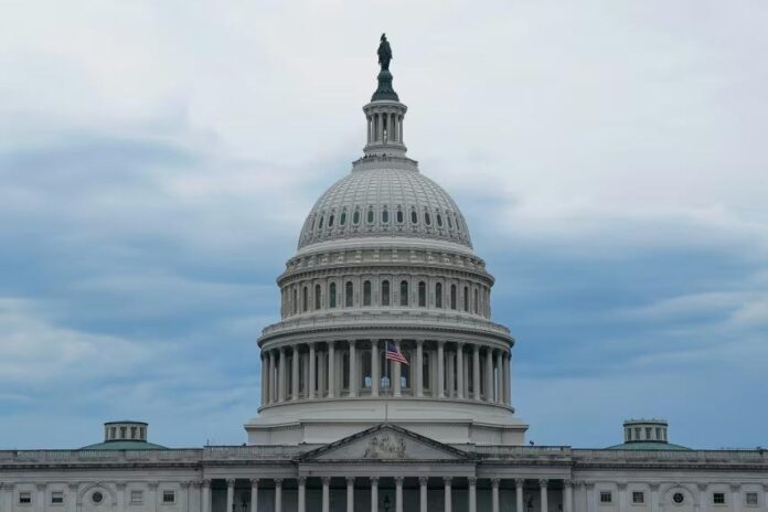 Сенат США ухвалив резолюцію з вимогою до Трампа