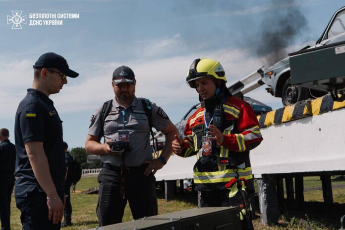 На Рівненщині вперше в Україні відбулися міжнародні навчання з використання безпілотних систем ДСНС
