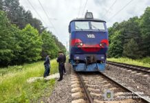 Трагедія на залізниці Рівненщини: 17-річний хлопець потрапив під потяг через навушники трагедія на залізниці Рівненщини