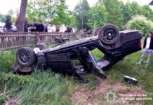На Рокитнівщині 17-річна водійка не впоралась з керуванням та перекинулася На Рокитнівщині 17-річна водійка не впоралась з керуванням та перекинулася