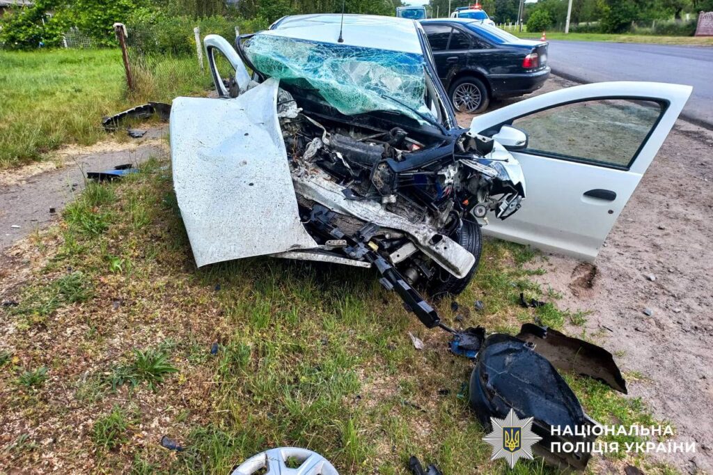 Надзвичайні події Рівненщини: підпал Audi вночі, масштабна ДТП з чотирма травмованими та бурштинові схеми 11