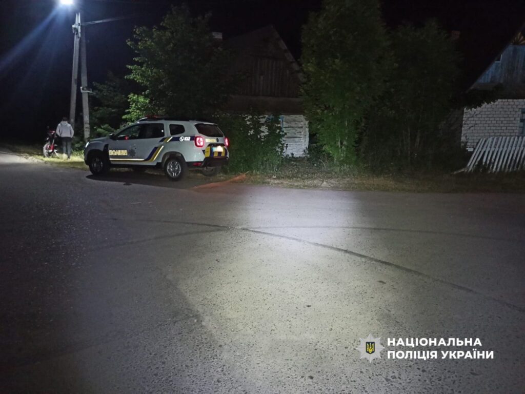 У Вараському районі підлітки на мотоциклі врізалися в будинок: обоє у лікарні 1 Робота правоохоронців на місці автопригоди за учас