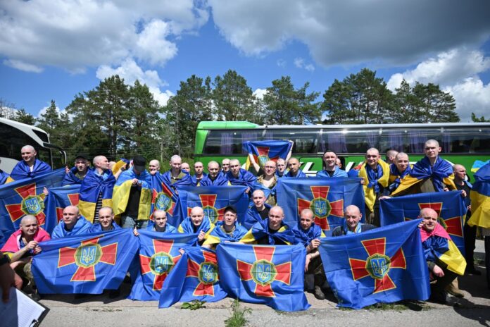 Серед звільнених сьогодні з полону є і захисники з Рівненщини
