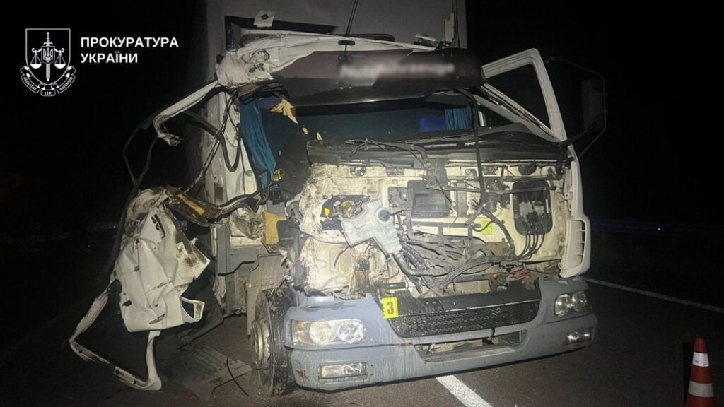 Судитимуть водійку, яка на трасі «Київ-Чоп» на смерть збила чоловіка 2 Смертельна ДТП на трасі Київ-Чоп