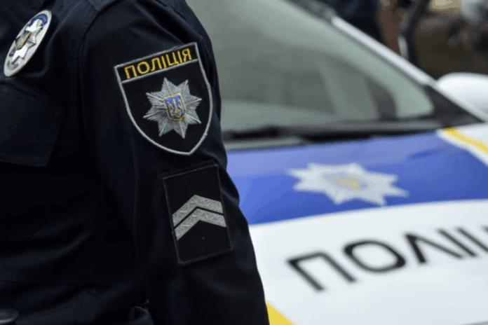 У селі Зоря патрульні зупинили авто що виявили У селі Зоря патрульні зупинили авто що виявили