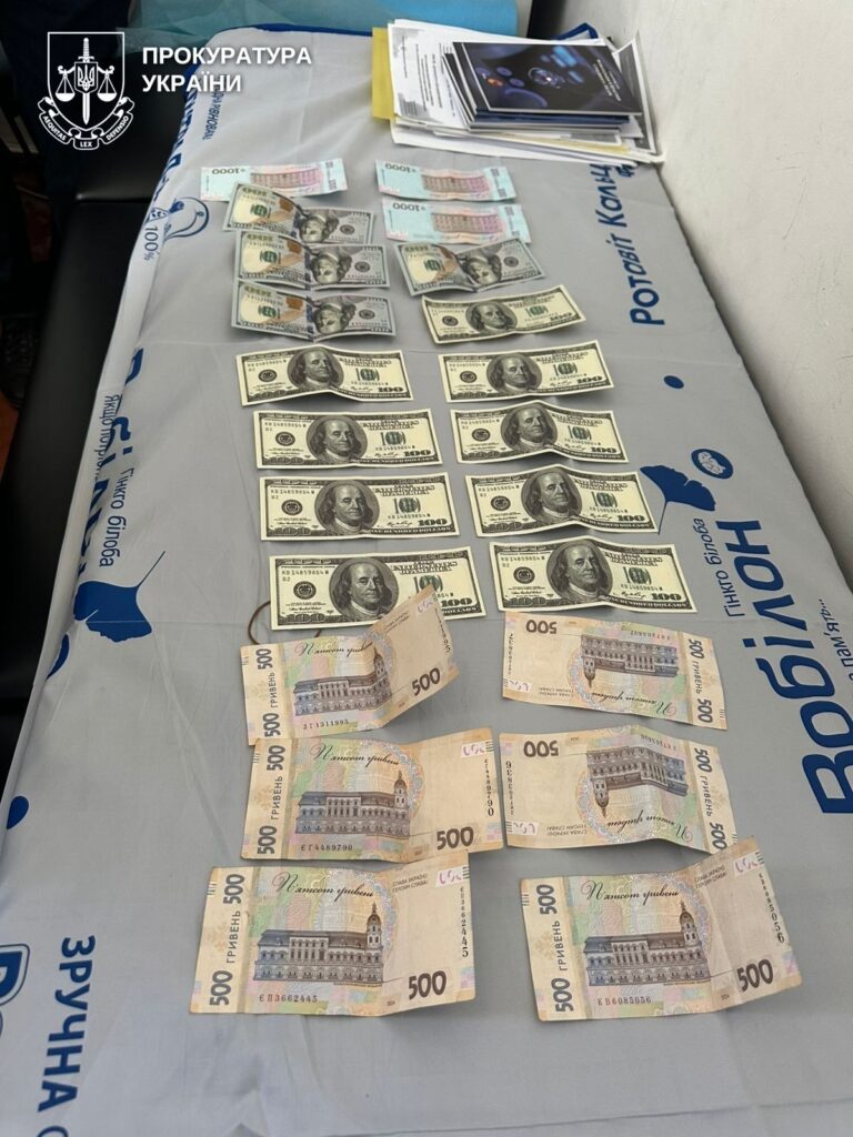 Судитимуть лікаря-депутата, який продавав довідки ЛКК на Рівненщині 1 Затримання керівника медзакладу за хабарництво