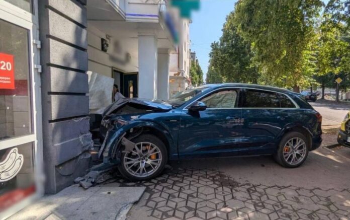 ДТП з Audi на вулиці Бандери у Рівному У Рівному п’яна водійка Audi