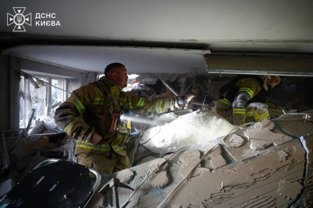 20 житлових будинків уражено в Києві внаслідок масованої атаки росіян 1