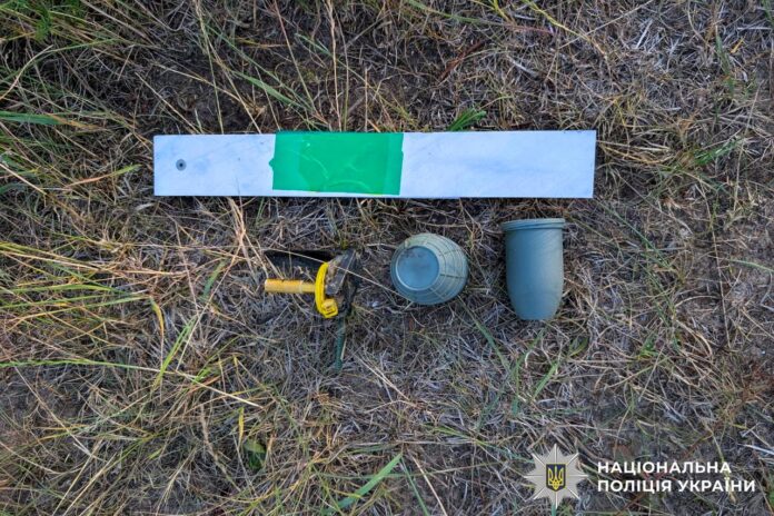 У Сарнах діти виявили бойову гранату на березі річки У Сарнах діти виявили бойову гранату на березі річки