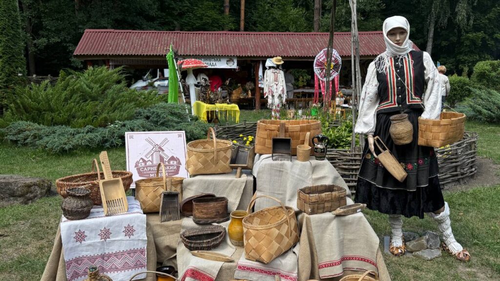 Фестиваль в Музеї лісу у Костополі «Медова ягода – Смак Полісся» зараз у самому розпалі (ФОТО) 2