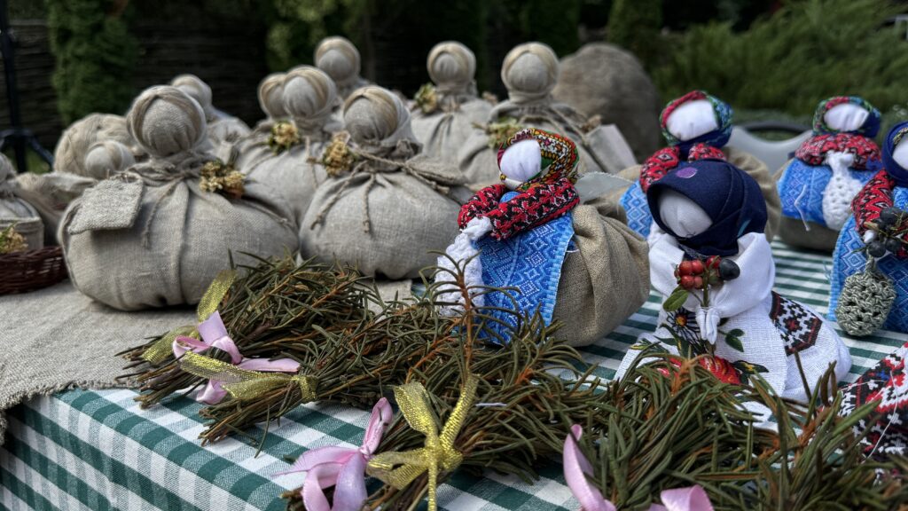 «Медова ягода. Смак Полісся»: у Костополі відбувся фестиваль меду і ягід (ФОТО) 3 Медова ягода смак полісся