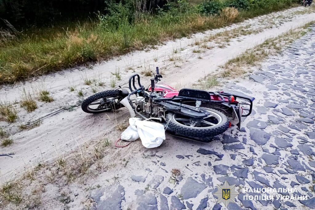 Смертельна ДТП на Володимиреччині: загинув 53-річний мотоцикліст 3 Пошкоджений транспортний засіб на автодорозі