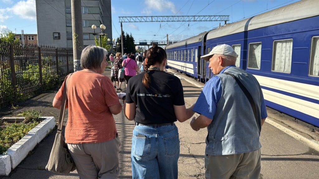 Прибуття евакуаційного потяга на Рівненщину