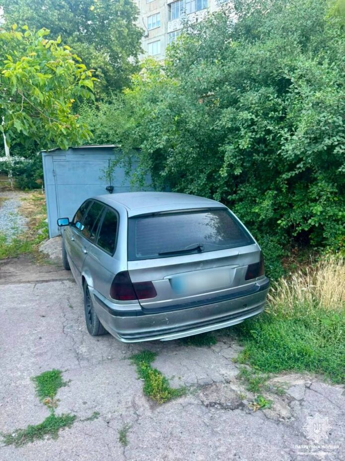 Рівненські патрульні евакуювали автомобіль, який був припаркований з порушенням Рівненські патрульні евакуювали автомобіль, який був припаркований з порушенням