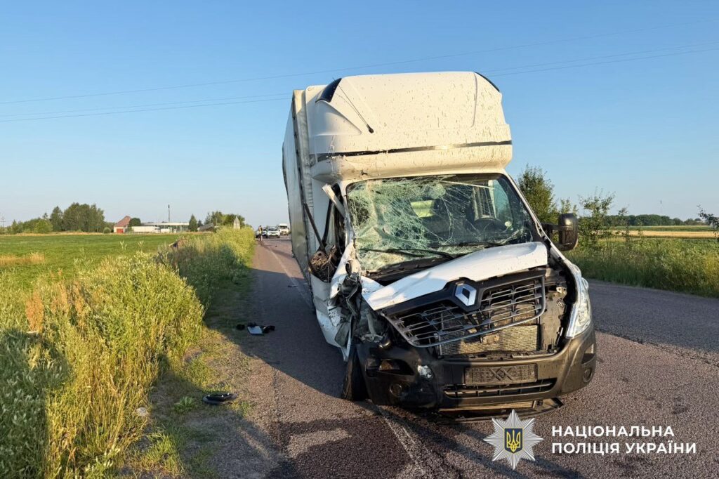 Трактор у кюветі, водій у мозковій комі: деталі жахливої ДТП у Вараському районі 1 Трактор у кюветі