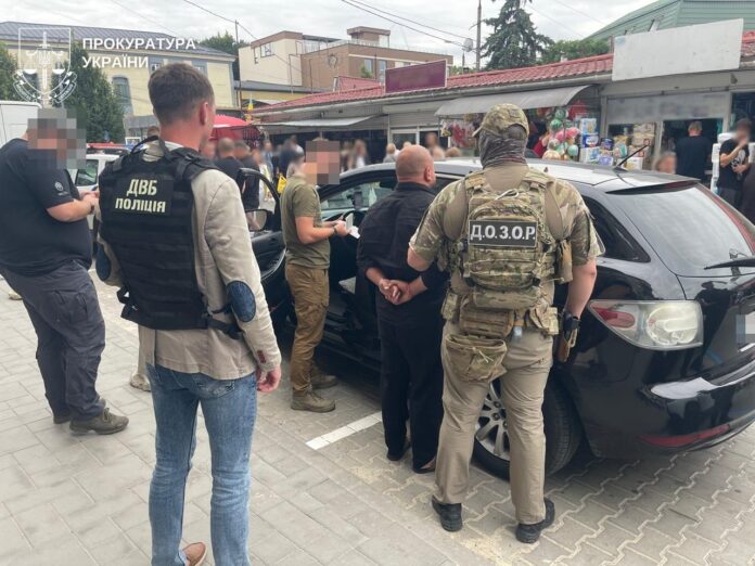 У Рівному затримали підозрюваного в організації незаконного переправлення чоловіків до Румунії У Рівному затримали підозрюваного в організації незаконного переправлення чоловіків до Румунії