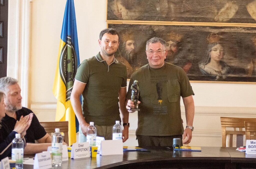 Всеукраїнська профспілка УБДВВВ уклала стратегічний союз з інформагентством РІВНЕ ОНЛАЙН 4 Підписання меморандуму про співпрацю міжВсеукраїнською профспілкою УБДВВВ та Асоціаціє спортивної боротьби України