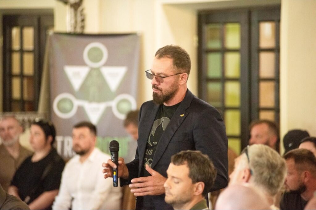 Всеукраїнська профспілка УБДВВВ уклала стратегічний союз з інформагентством РІВНЕ ОНЛАЙН 5 Віцепрезидент Федерації боксу України Тарас Ламах