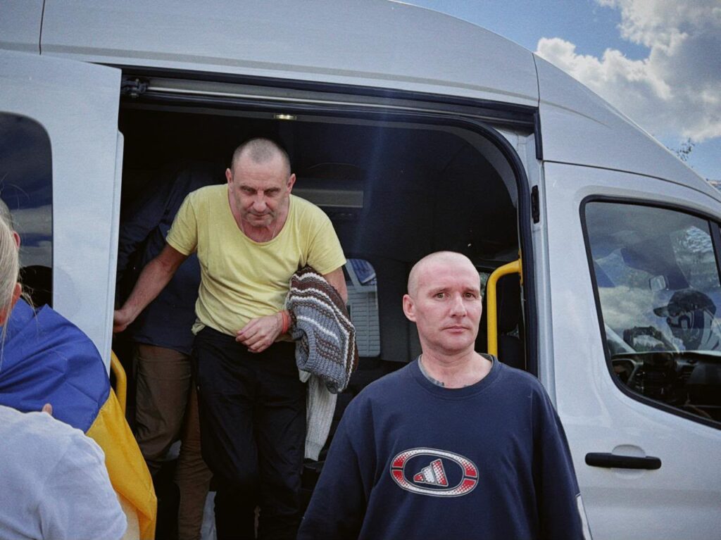 Серед звільнених сьогодні з полону українських військових є і двоє наших земляків з Рівненщини 2