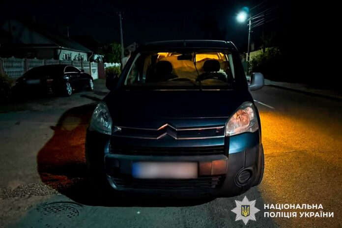 46-річна водійка намагалася дати хабара поліцейським у Костополі