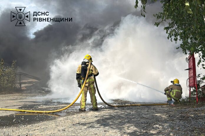 На одному з підприємств Дубенщини виникла пожежа На одному з підприємств Дубенщини виникла пожежа
