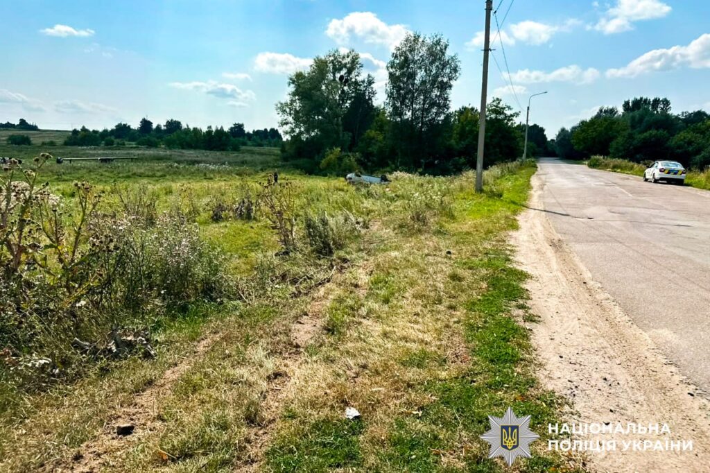 ДТП на Кореччині: 37-річний водій ВАЗу в комі після перекидання авто 3 Розслідування аварії на Кореччині