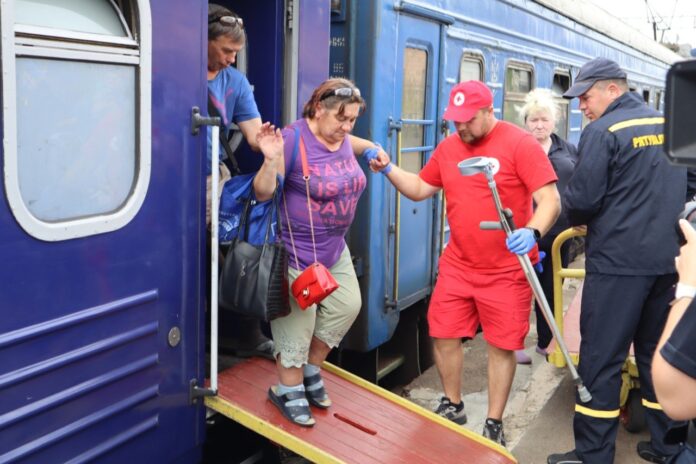 Ще 28 людей з Донеччини прибули на Рівненщину Ще 28 людей з Донеччини прибули на Рівненщину