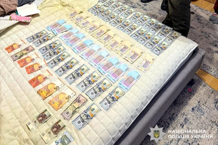 Троє осіб вимагали неіснуючий борг у Вараському районі Троє осіб вимагали неіснуючий борг у Вараському районі
