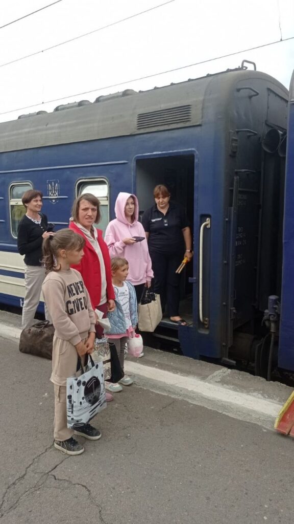 Зустріч евакуйованих людей з Донеччини