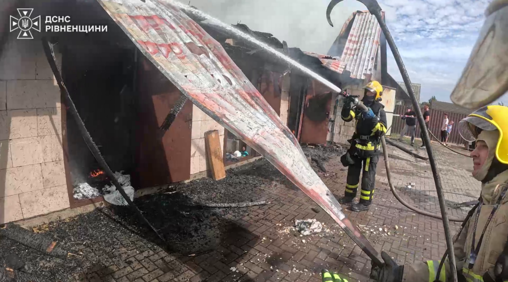 На Сарненщині сталася пожежа в приватному господарстві 2