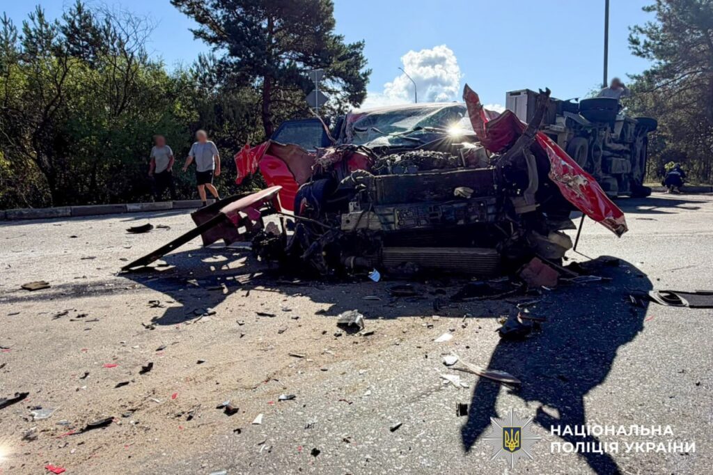 Відомі деталі масштабної ДТП за участю чотирьох авто у Вараші 6 Місце зіткнення чотирьох транспортних засобів
