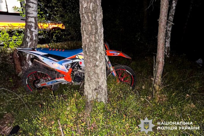 в мотоаварії тяжко травмувалися