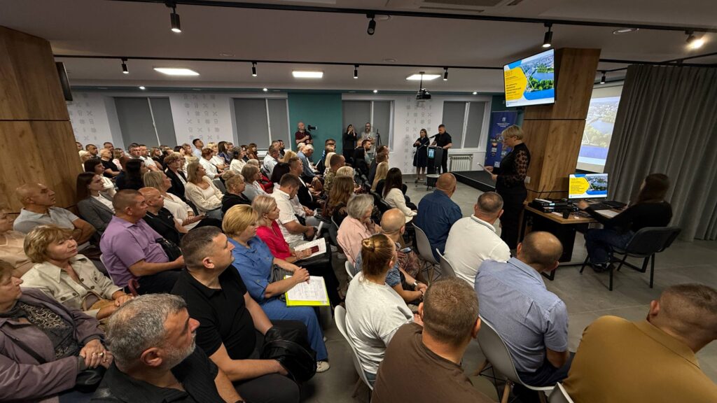 В.О. міського голови Рівного Віктор Шакирзян звітує перед громадою 1