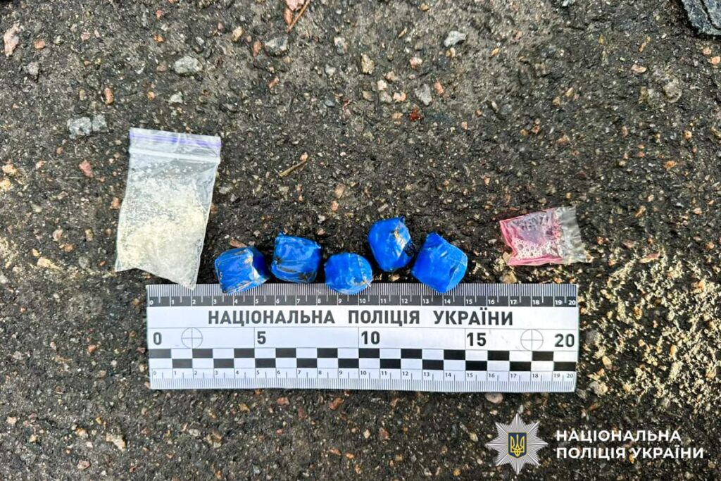 У Рівному поліцейські затримали 40-річного чоловіка за незаконне зберігання психотропу 1